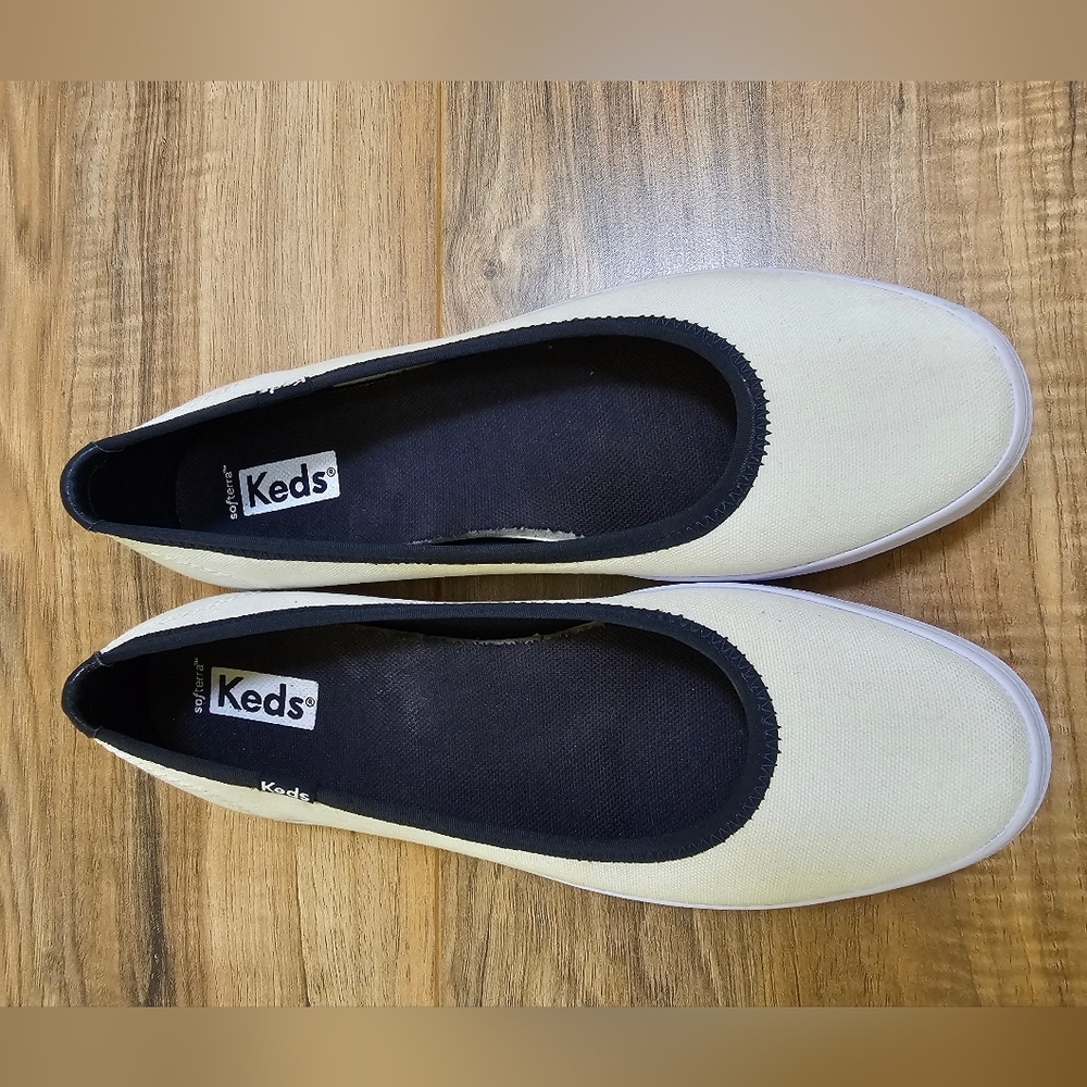 Keds flats, white/navy, size US 8 - Picture 2 of 13